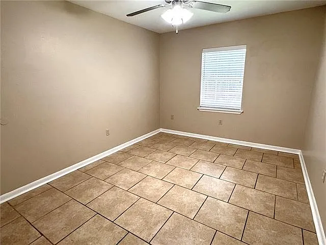 2 bed, 1.5 bath, 850 sqft, $1,070 — Photo 4