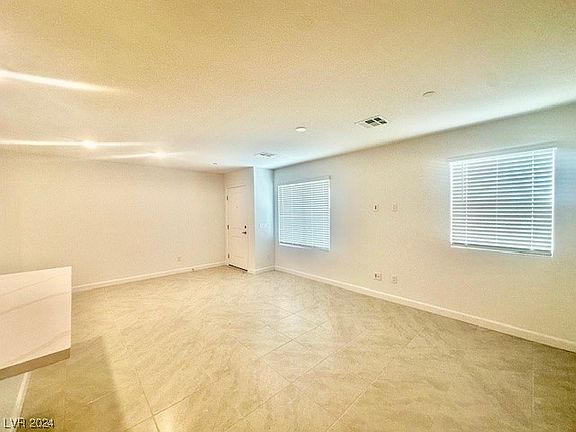 3rd image of 3509 Grecian Queen Ave