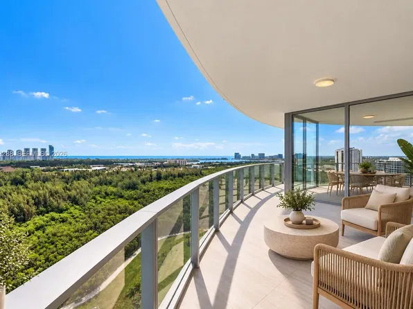 2411 Laguna Cir #2011, Miami, FL 33181