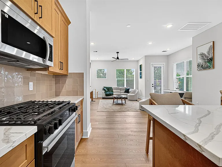 3315 Daphne St — Photo 19