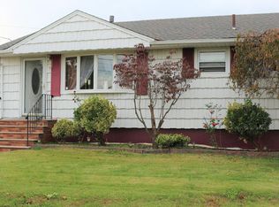 77 E Tappen St, Pt Reading, NJ 07064