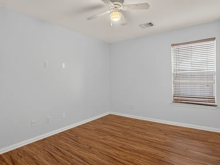 2805 Nandina St — Photo 17