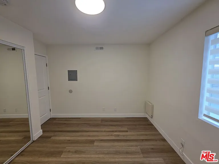 535 W 4th St #110 — Photo 14