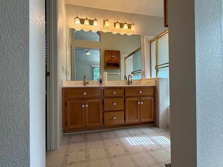 100 Cornell St — Photo 32