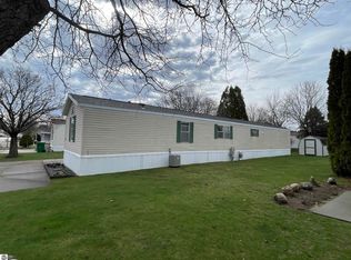 407 Farm Ln, Cadillac, MI 49601