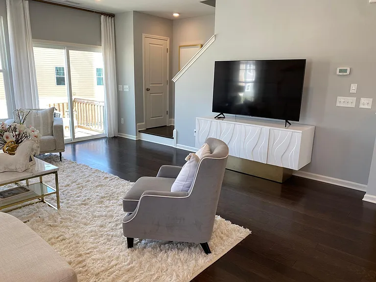 1258 Commack Dr — Photo 5