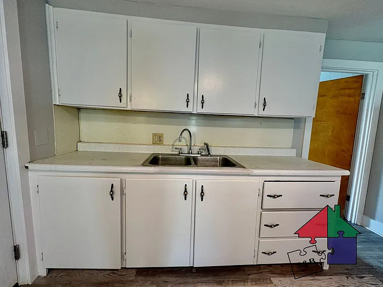 6 River St #8 — Photo 4