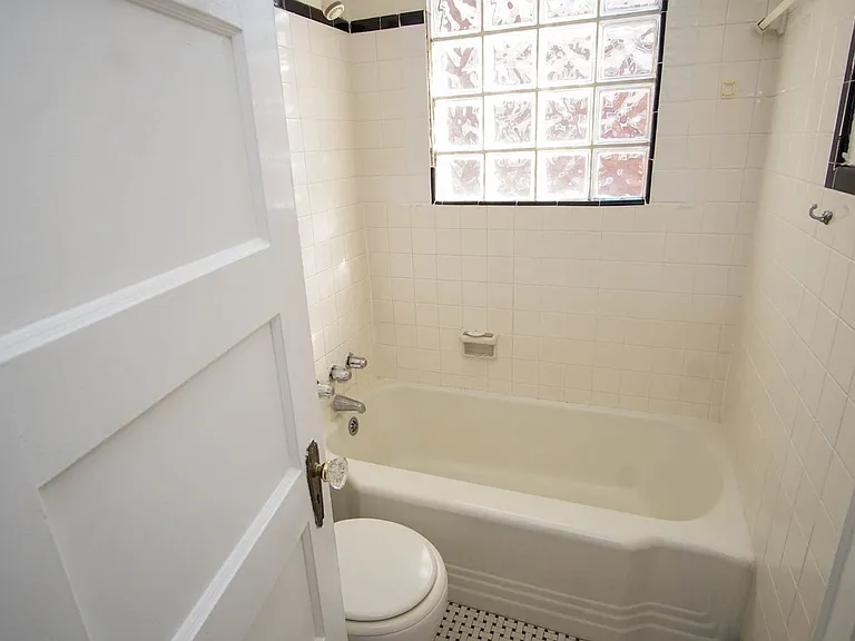 3014 Kershaw Street — Photo 6