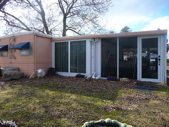 Waterside Sunroom & Screenro