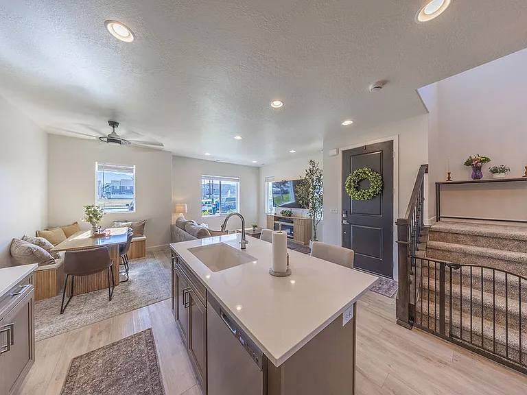 3758 S 3300 W — Photo 13