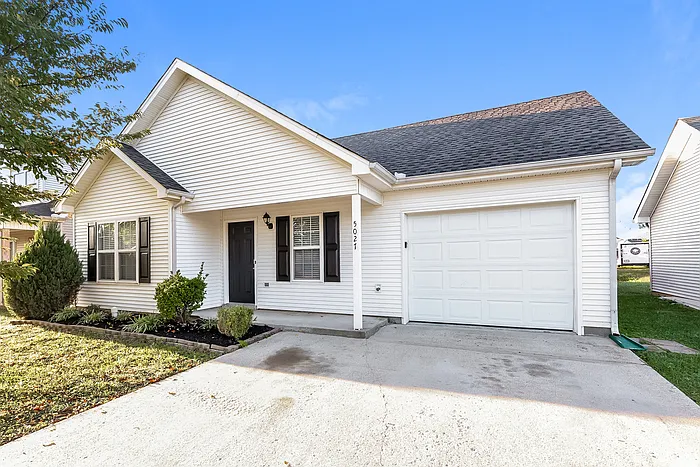 3 bed, 2.0 bath, 1100 sqft, $1,825 — Photo 3