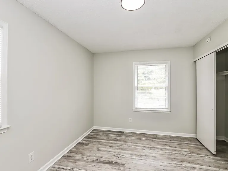 5401 Bayberry Ln — Photo 9