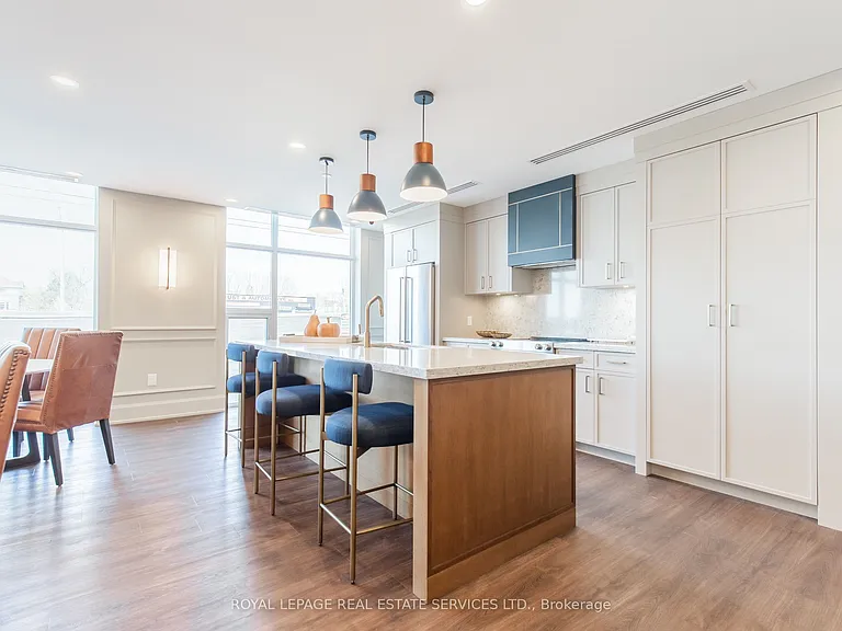 460 Dundas St E #221 — Photo 16