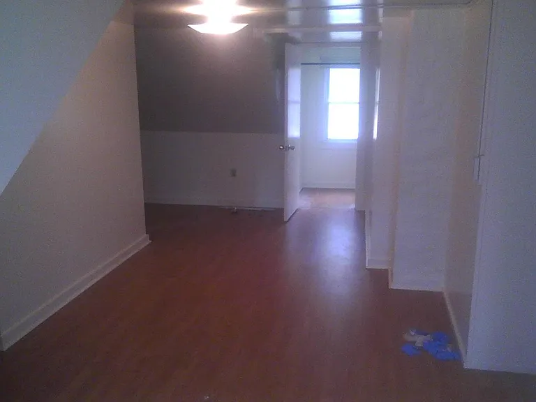 221B Whitestown Rd — Photo 2