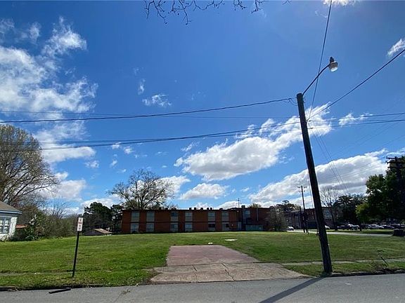 5th image of 712 University Pkwy