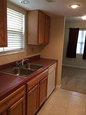 4th image of 1448 W 6th St #11