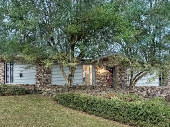 9924 Echo Valley Ct, Little Rock, AR 72227