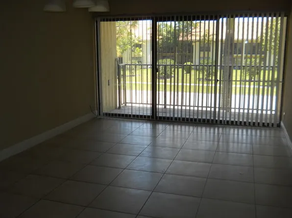 1440 Windorah Way APT A, Royal Palm Beach, FL 33411