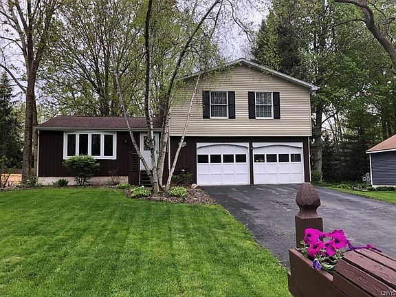 2nd image of 33 Echodale Ave