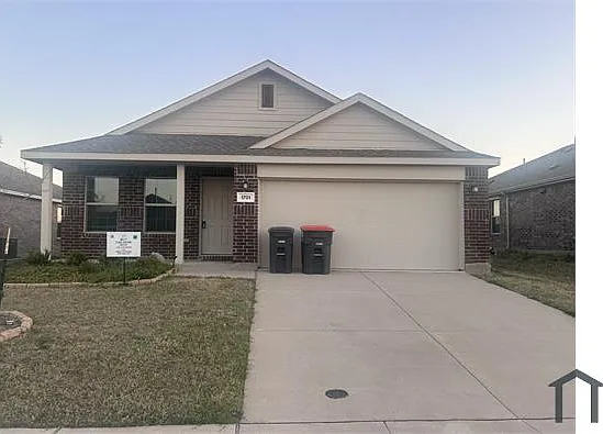 1701 River Crossing Dr — Photo 1