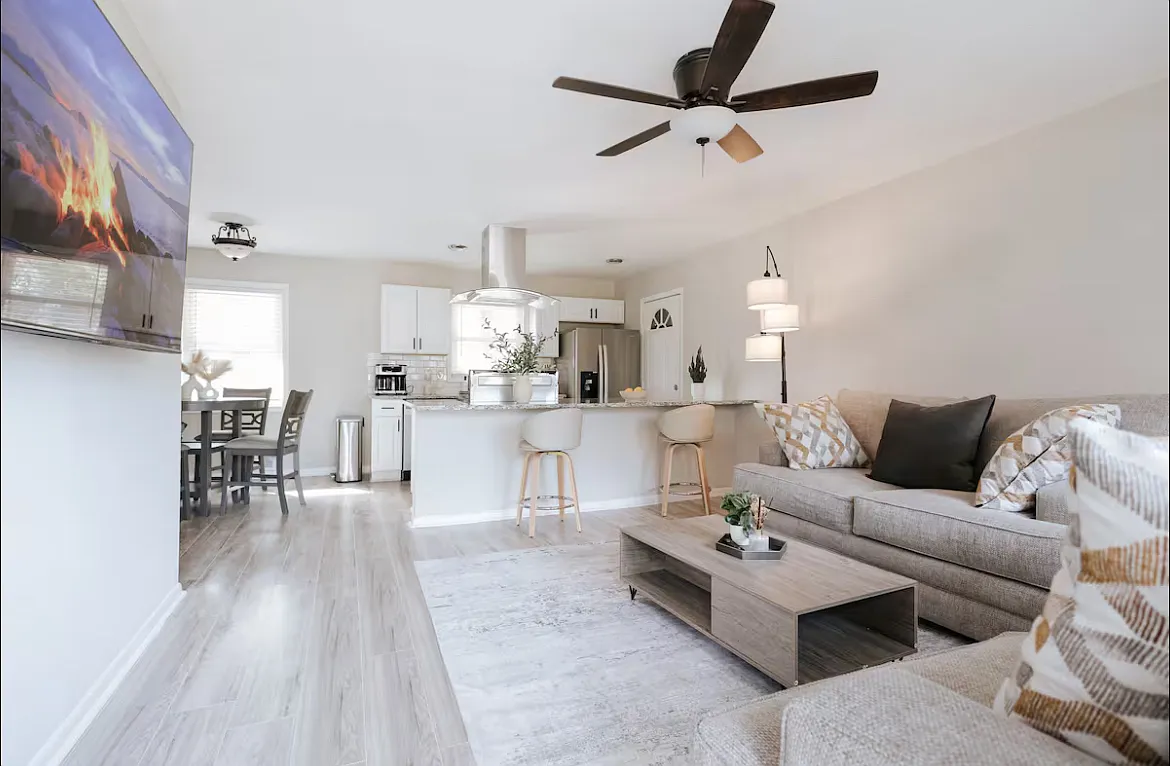 3047 Horse Shoe Drive - 1 — Photo 4