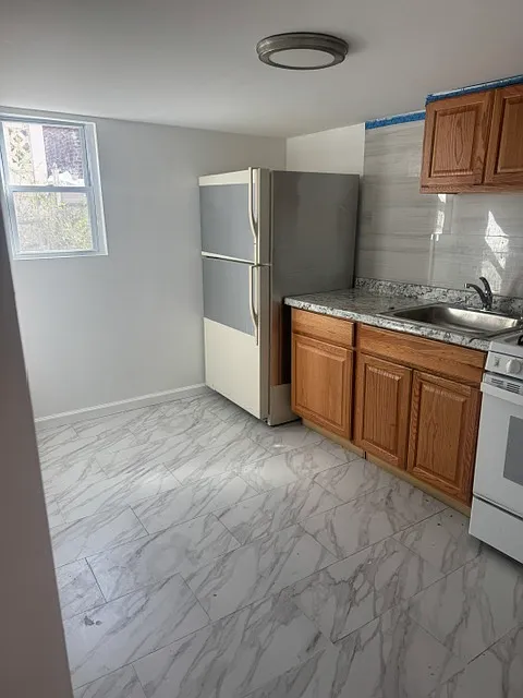 2 bed, $2,400 — Photo 2