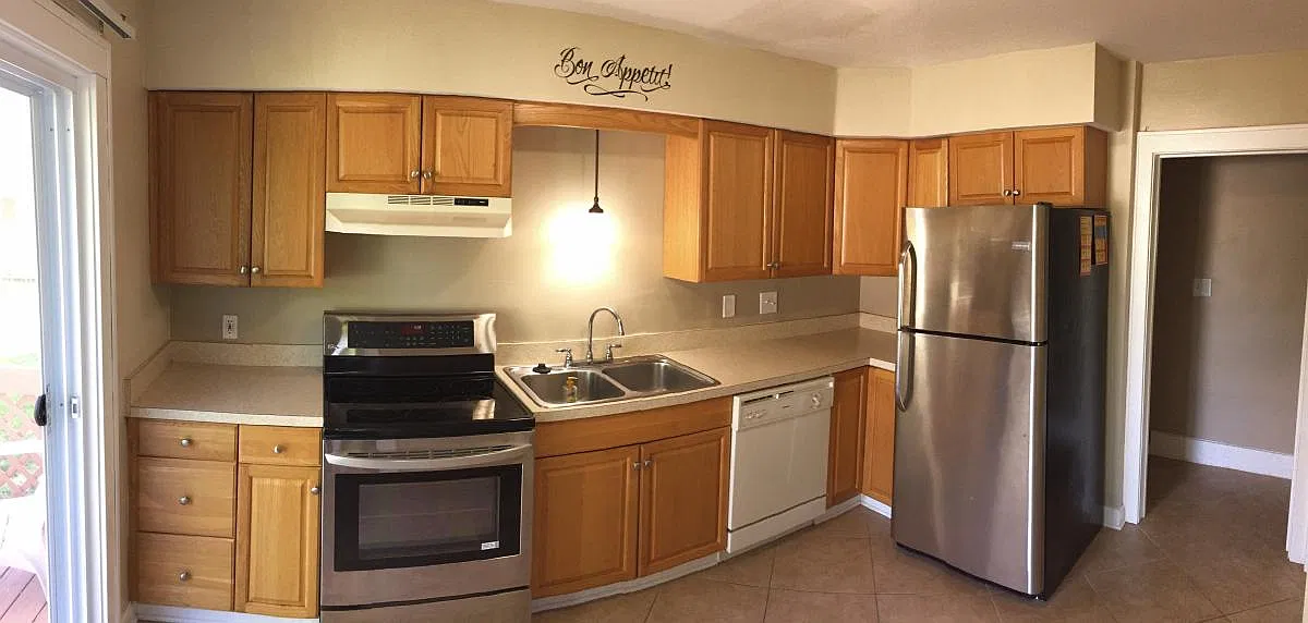 3 bed, 1300 sqft, $2,325 — Photo 3