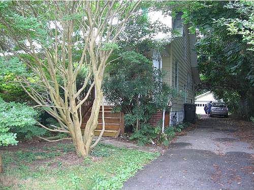 private drive to 2 car garage