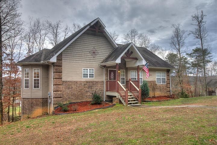 1st image of 810 Mountain Grove Ln