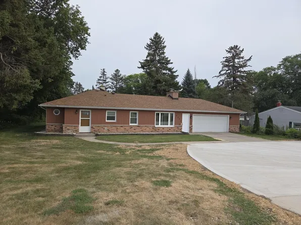 2027 Summit AVENUE, Waukesha, WI 53188