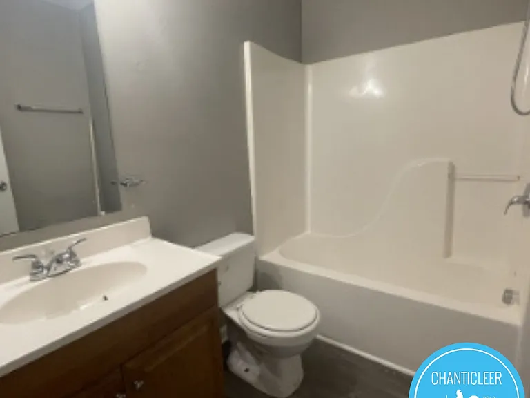 912 Dayton St — Photo 12