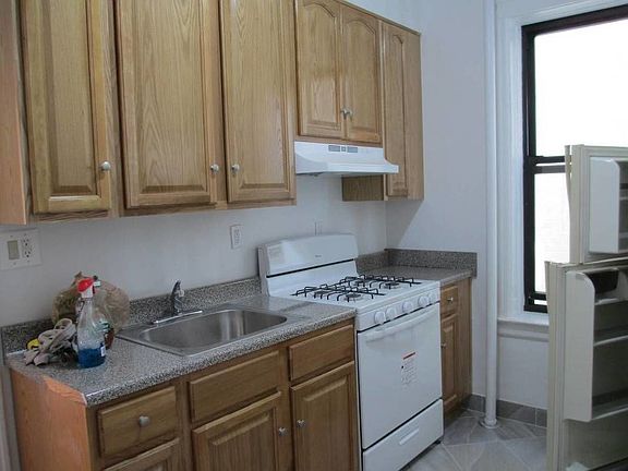2nd image of 2804 33rd St #1A