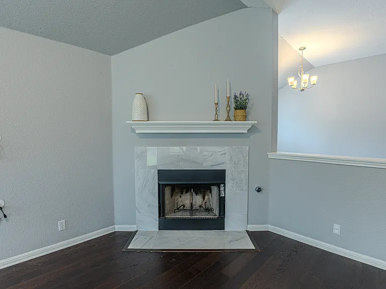 208 Discovery — Photo 15