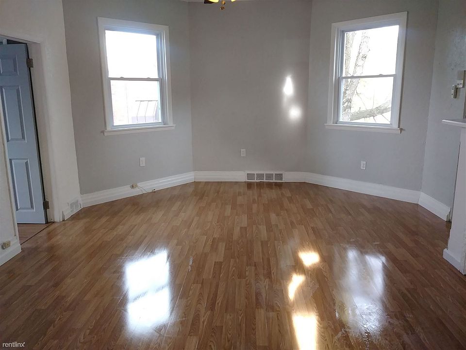 9612 Frankstown Apt 2 LivingRoom 2