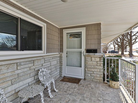 3rd image of 1626 S St Charles Avenue