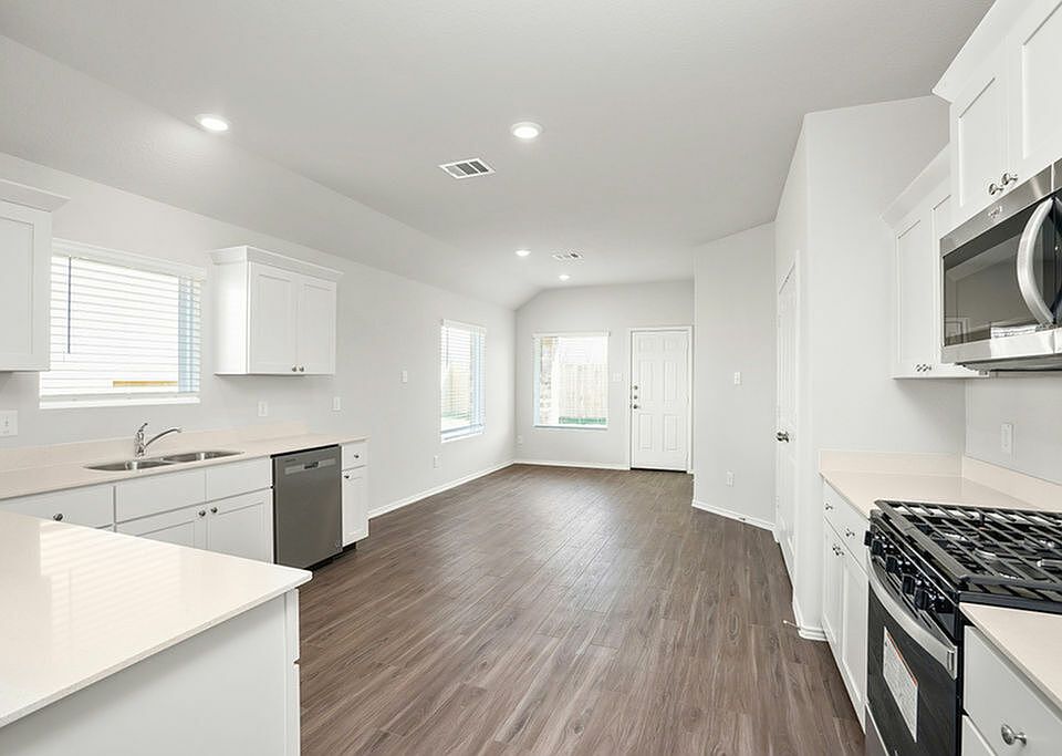 1st image of 3302 Yellow Rose Dr