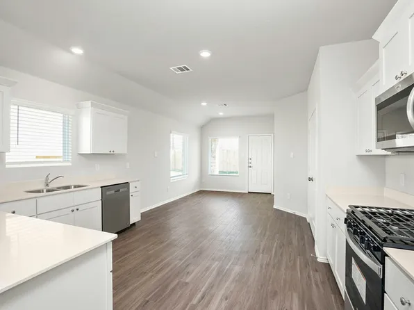 3302 Yellow Rose Dr, Texas City, TX 77591