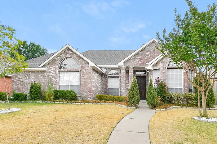 2317 Homestead Dr — Photo 1