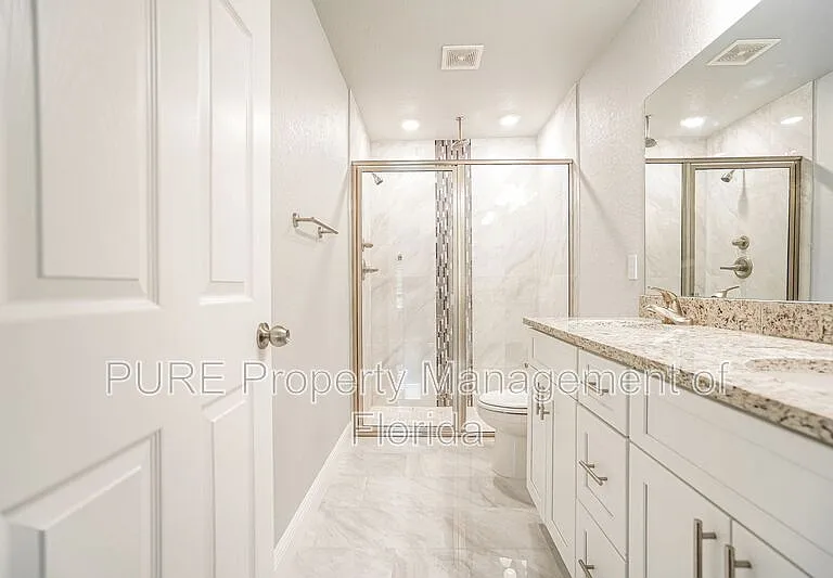 6419 NW 57th Ave — Photo 13