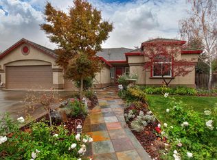 9936 W Savona Dr, Sacramento, CA 95829