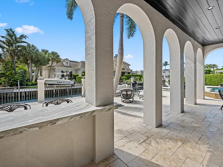 7474 NE Bay Cove Ct — Photo 25