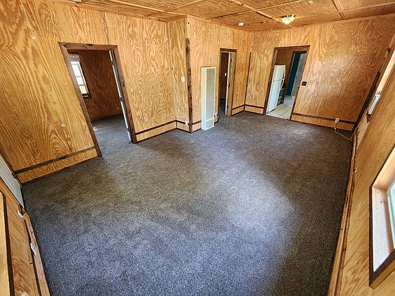 2nd image of 304 W Main St