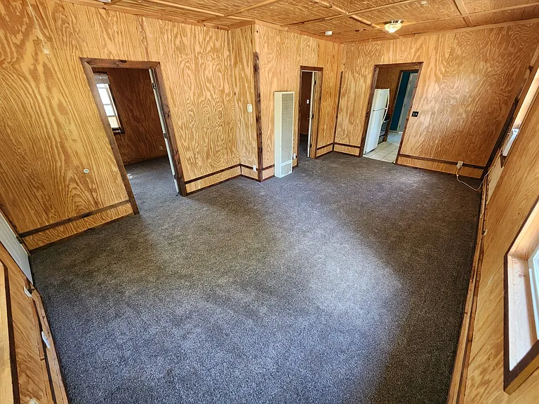 304 W Main St — Photo 2