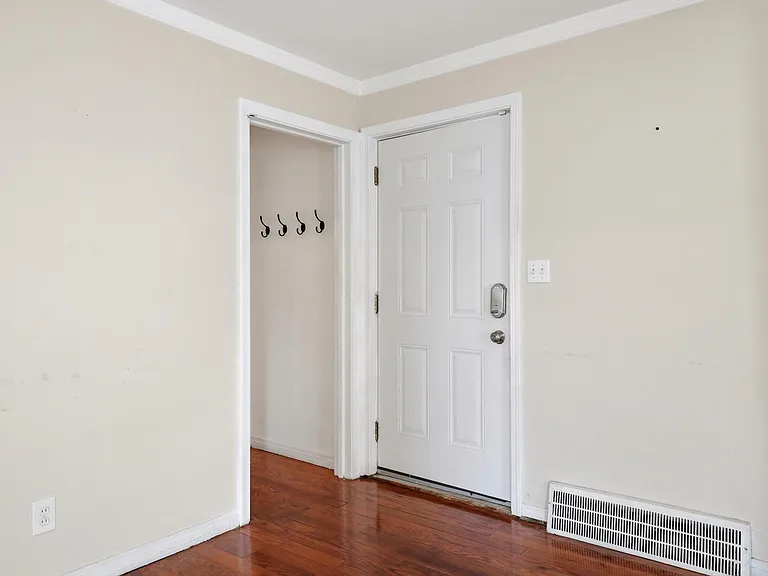 3432 Woodside St — Photo 6