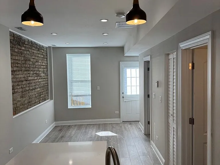 1633 N Honore St #2F — Photo 3