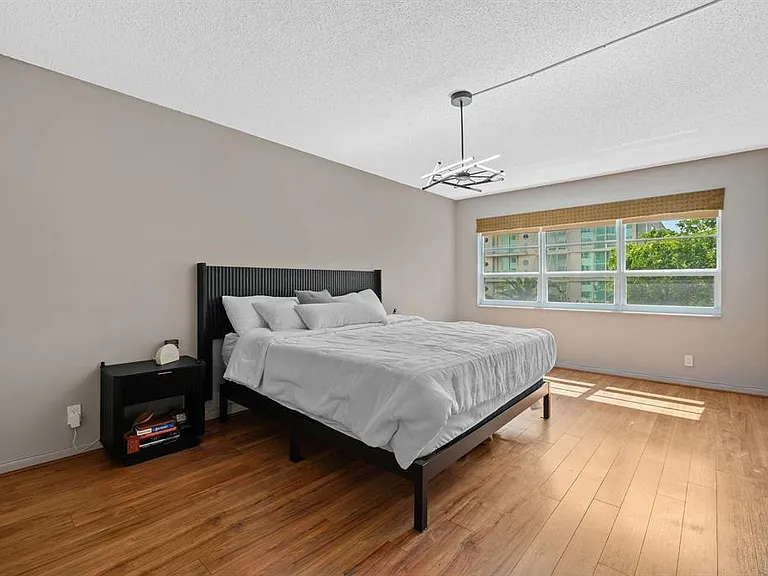 340 Sunset Dr #401 — Photo 14