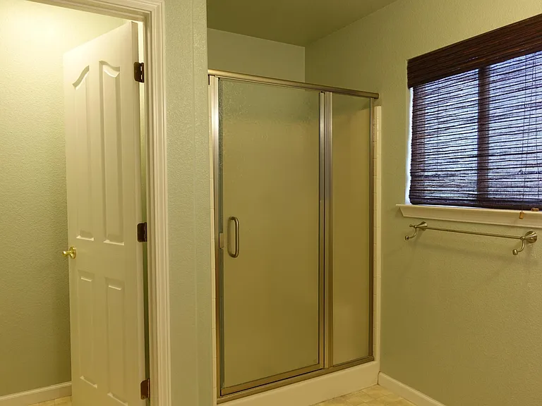 1811 Smith Dr — Photo 5