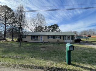 318 Collins St, Hohenwald, TN 38462