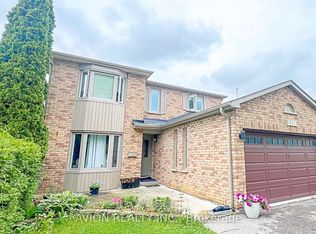 2396 Annan Woods Dr, Pickering, ON L1X 2K6