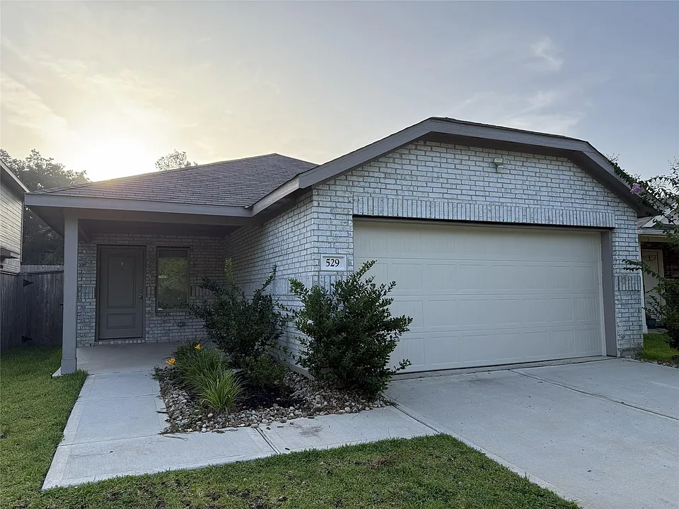 529 Falling Cave Dr